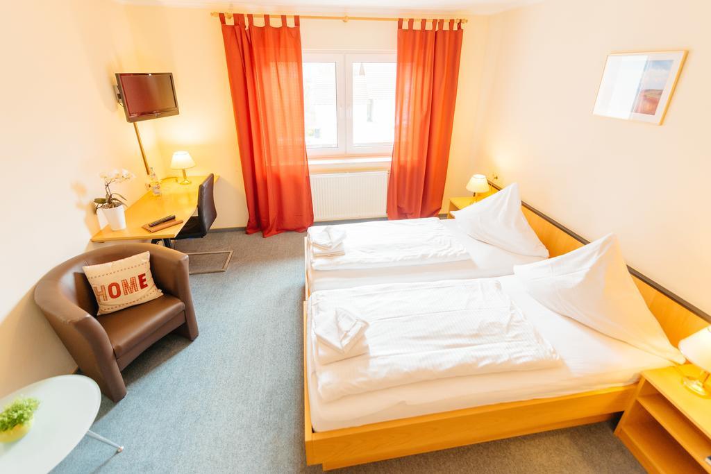 Hotel Rhoenhof Hünfeld Dış mekan fotoğraf